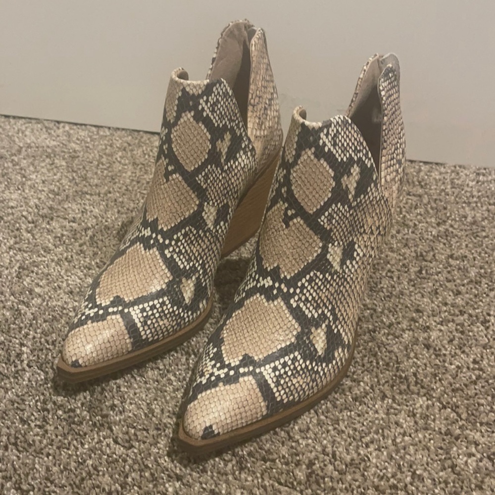 Brand New Steve Madden Camryn Booties
